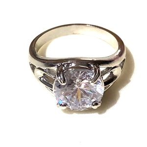 Gorgeous Crystal ring